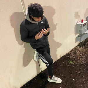 Moving on (feat. Hollyhoodahmad) (Explicit)