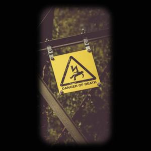 Veszély (feat. Trek MC) (Explicit)