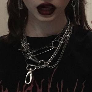 WHO ARE YOU?(feat. DREAR) (Explicit)