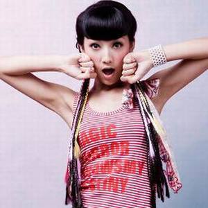 一个人两个人唱歌