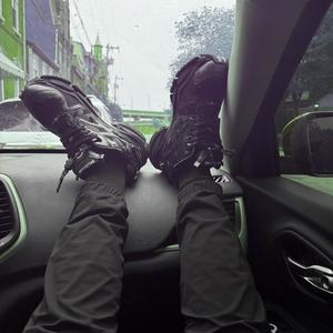 Fly To Paris (Explicit)