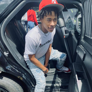 Off The Hip (feat. Toneadoya) (Explicit)