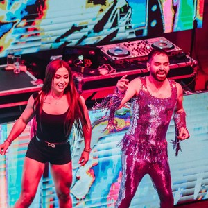 Amiga Tei Vei Estupenda [feat. Luli Love] (Chica Tech Remix)