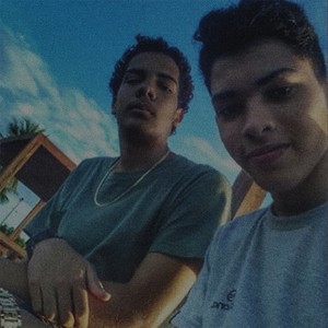 Quatro Paredes (Explicit)