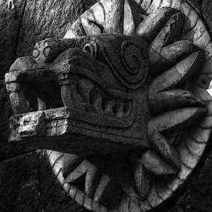 Mexikatlalli - EL CANTO DE QUETZALKOATL (feat. Gángster Familia) (Explicit)