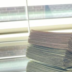 Can't stop the rain (feat. Hundozz._) (Explicit)