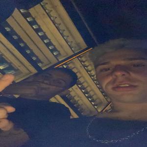 La Puerta (feat. EzeFLWw)