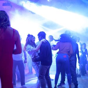 Tanzlokal(feat. Woaini)