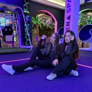 Повзрослела