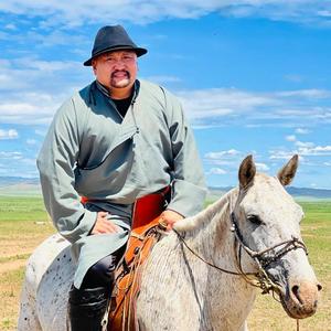 Hurtai zunii ayalguu (Uchrakhbayar)