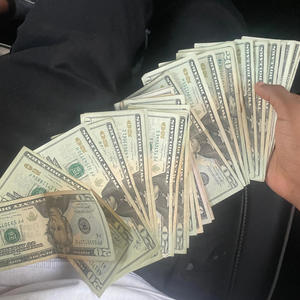 IsItLove? (feat. EaLuhZay) (Explicit)