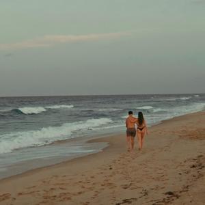 Salpicándonos (feat. Mikel Dass)