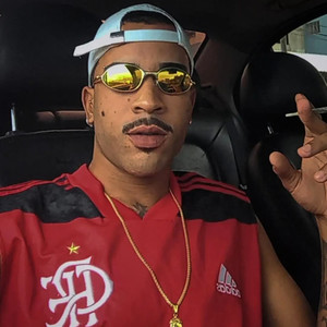 MAO NO JOELHO E COMEÇA DESCER (Explicit)