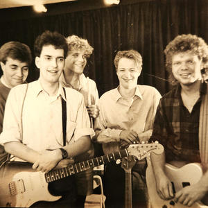 Survivors (feat. The Hooligans)