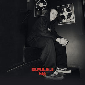 DALEJ