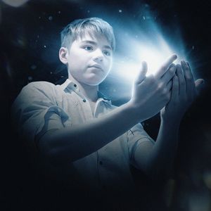 Мрачный свет (Explicit)