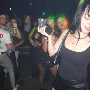 kiss & tell (Explicit)