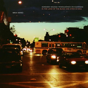 KASVIEN VARI (COLOUR OF PLANTS)