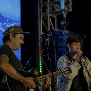 ¿Valió la Pena? (feat. Amparoo)