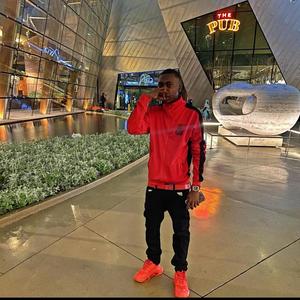 Run Into(feat. De Bizzle, Cat Bizzle & Big Gangsta) (Explicit)