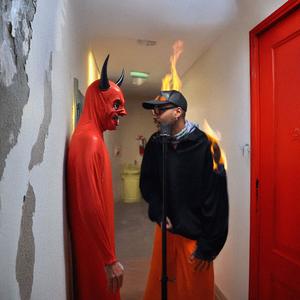 SLAP BOX THE DEVIL (feat. Yellow Trash Can) (Explicit)