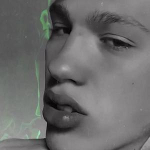 DWDW (feat. MIN LEE) (Explicit)