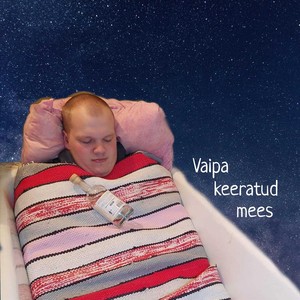 Vaipa keeratud mees