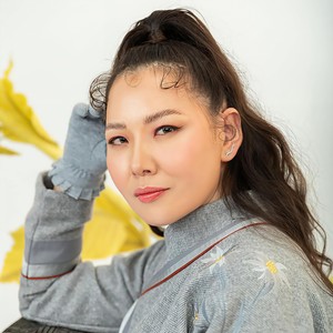 Usnii Tungalag Tamiriin Gol (feat. Mrs M)