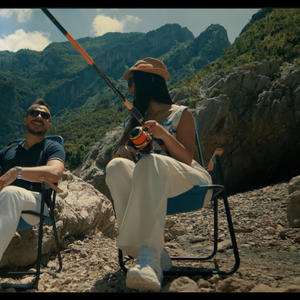 Miklo - Rri me mu (Official Music)