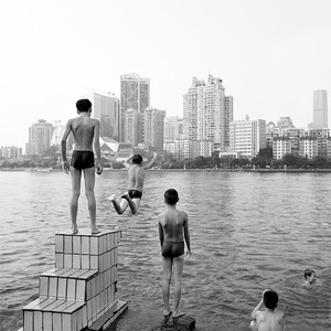 要我说·这片大海·一定淹死过不少人