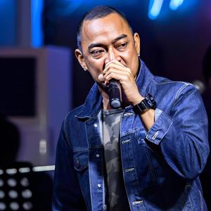 អ្នកផ្សេងមិនដូចអូន