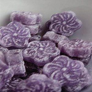 Aussi bonne qu'un bonbon au cassis <3 (Explicit)