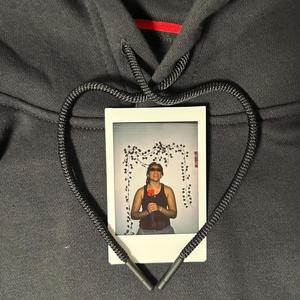 Hoodie Strings (feat. Ezzo) (Explicit)