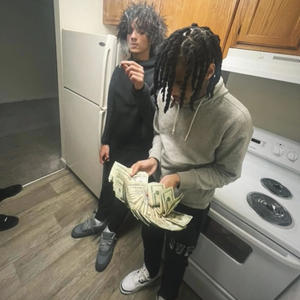 With me (feat. Seventeen5) (Explicit)