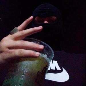 MTG (ELA SENTA E FAZ CARA DE MAL) (feat. DJ GUCCI PTL) (Explicit)