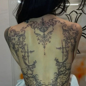 spine tat (Explicit)