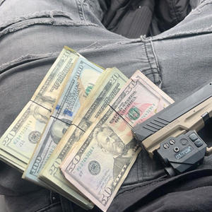 Cashflow (feat. Dumbway2x) (Explicit)