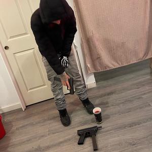 colors (feat. jugnino) (Explicit)