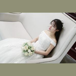 军营飞来一只百灵