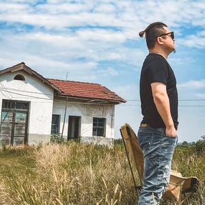 四十岁的我们 (伴奏)