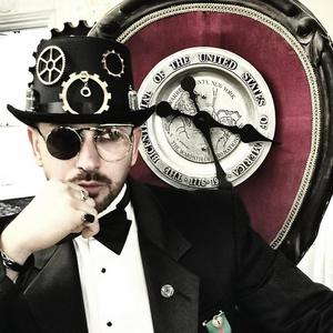 Older Now (feat. Frankie Five & Verse) (Explicit)