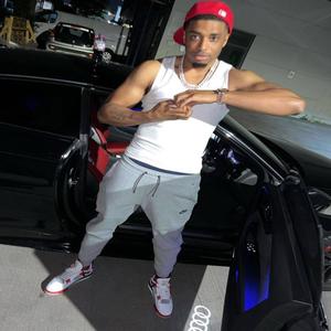 Uncs - Woosh (feat. Broadday & Marlow P) (Explicit)