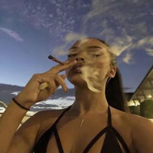 Prada(feat. Winpost)