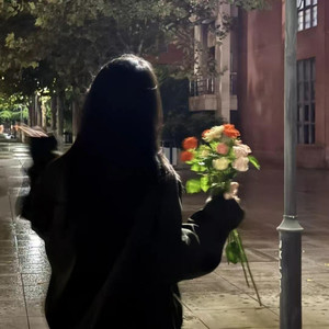 眼清澈笑容无邪