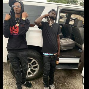 Pilling up (feat. ChickenP & MulaMar) (Explicit)