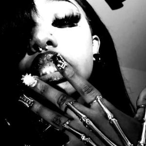 Circus (feat. leyabklue) (Explicit)