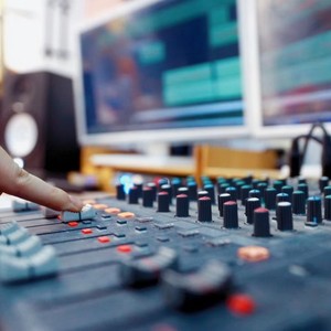 龚建利 - 外婆- (伴奏)