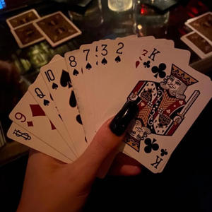 pLaY HeR CaRdS