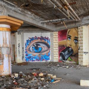 Sh!NE (feat. Blyss) (Explicit)