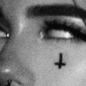 Beauty vs Beast (feat. Yesgxbe) (Explicit)